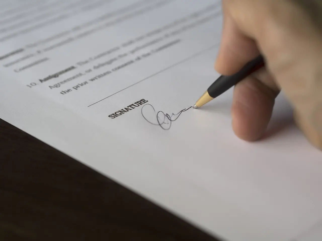 Подписание договора купли-продажи земельного участка с указанием способа расчётов