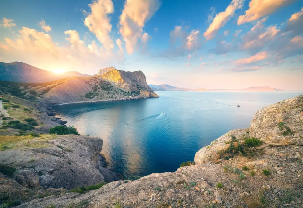 Участок в западном Крыму: где искать землю у моря дешевле, чем на ЮБК